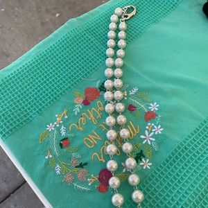 Basic Pearls Necklace with Lobster Claw